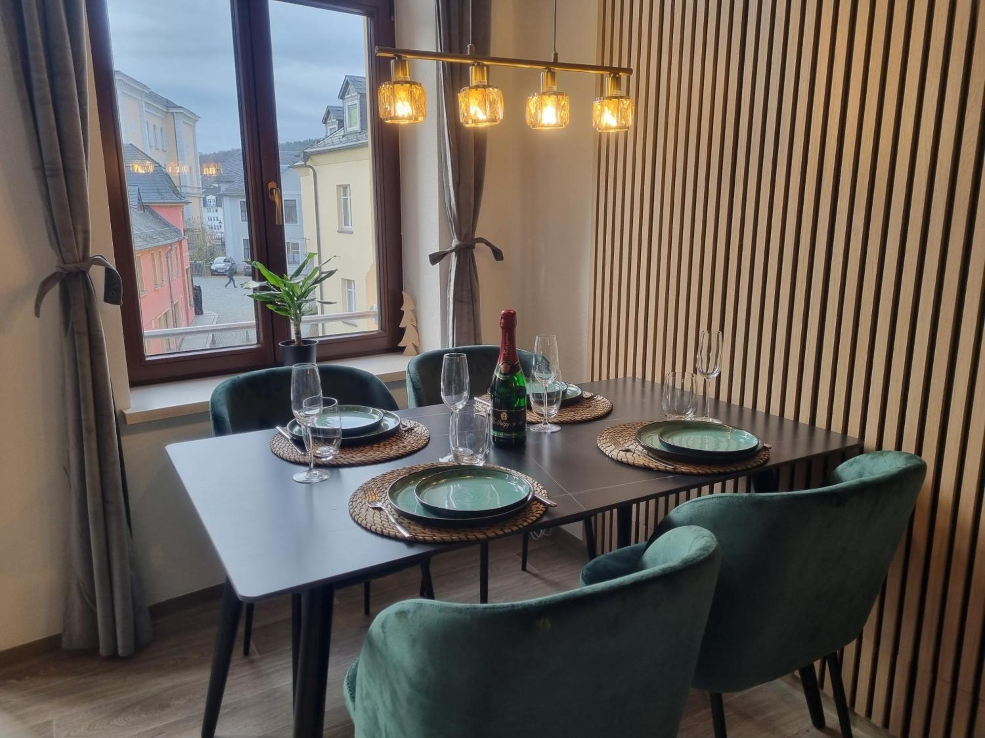Maremar - Design Maisonette Altstadt - 4 Pers - 57Qm - Luxus Boxspringbett - Kueche - Arbeitsplatz - Privater Parkplatz Greiz Exterior foto